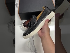 Παπούτσια ατόμων