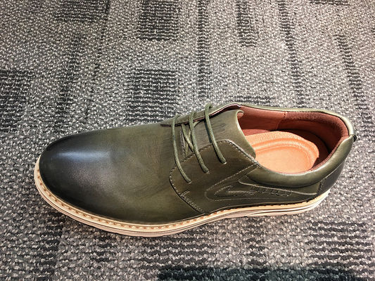 Λευκό χρώμα Suede δέρμα ανδρών casual επίπεδα παπούτσια sneakers δαντέλα μέχρι τύπου κλεισίματος