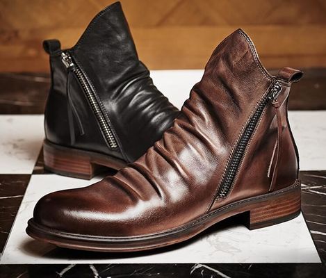 Ασημένιο χρώμα Άνδρες Slip On δερμάτινα παπούτσια Στρογγυλό δάχτυλο του ποδιού άνετα κομψά παπούτσια περπατήματος