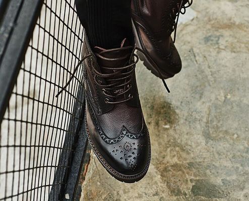 Μαύρο / καφέ ανδρικό δερμάτινο Brogue Γόνατος μπότες με κοφτερό δάχτυλο του ποδιού Στυλ μόδας