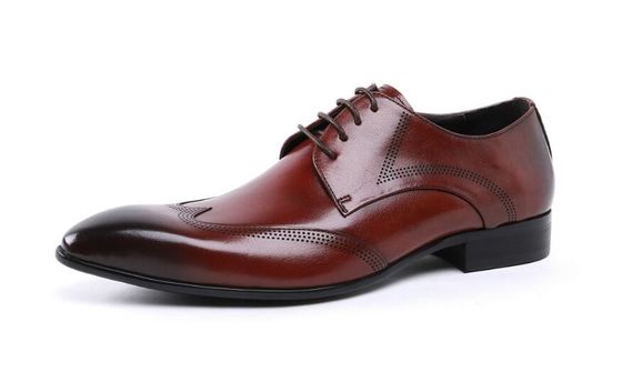 Προσαρμοσμένο Brogue καφέ βούρτσισμα off δερμάτινα παπούτσια άνετο φόρεμα για άνδρες