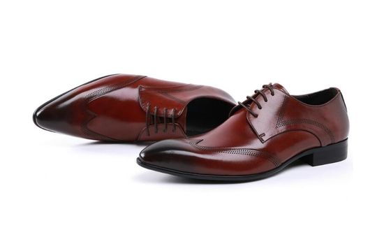 Προσαρμοσμένο Brogue καφέ βούρτσισμα off δερμάτινα παπούτσια άνετο φόρεμα για άνδρες